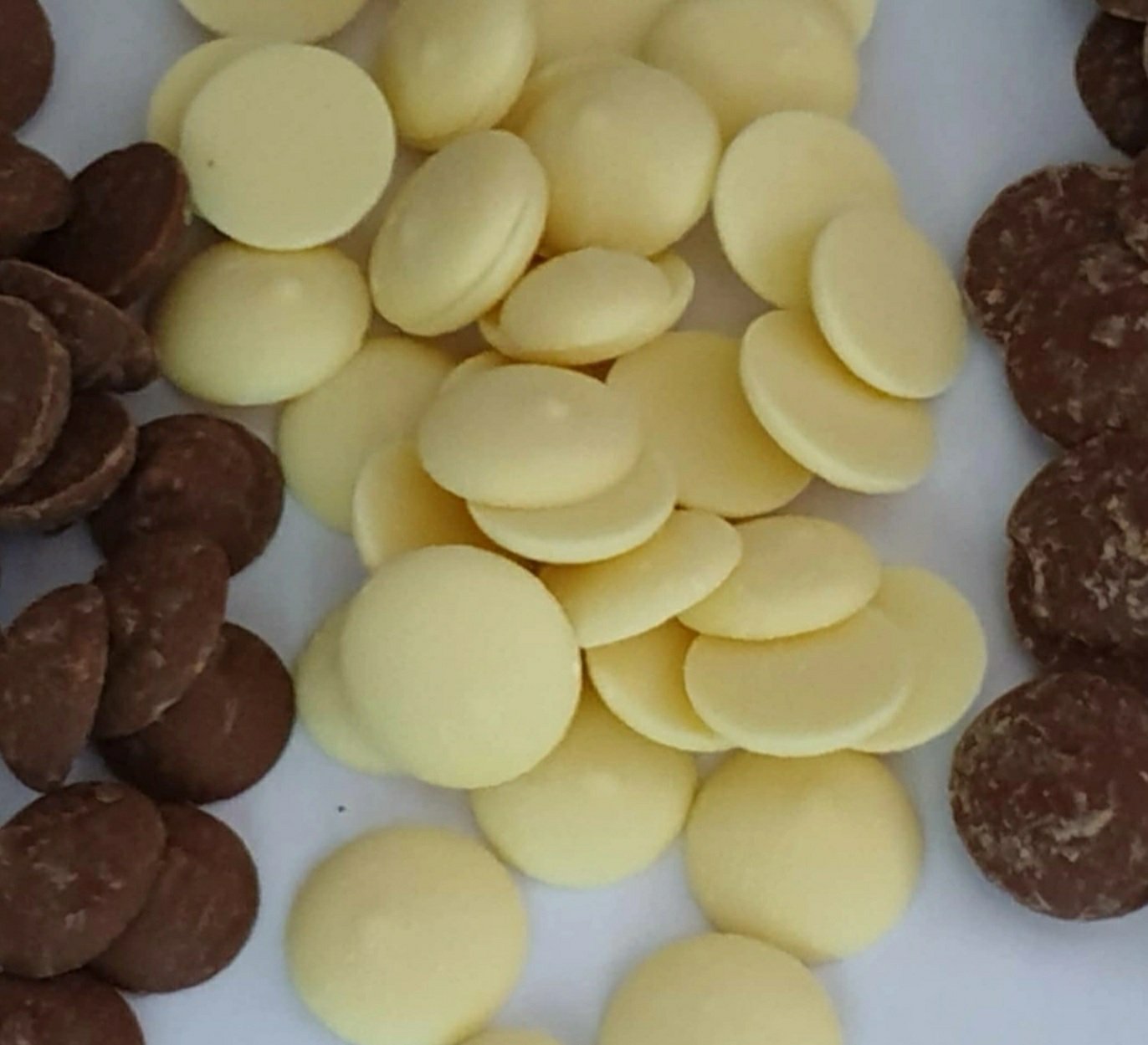 Tempered LOW CARB Baking Buttons/Chocolate Chips (White Chocolate) - Image 2